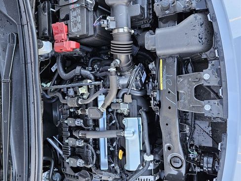 New 2025 Nissan Versa SV w/ Trunk Package image 19