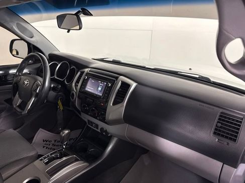 Used 2015 Toyota Tacoma 4x4 Double Cab w/ TRD Off-Road Package image 30