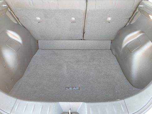 Used 2021 Nissan Leaf SV w/ SV Technology Package image 36