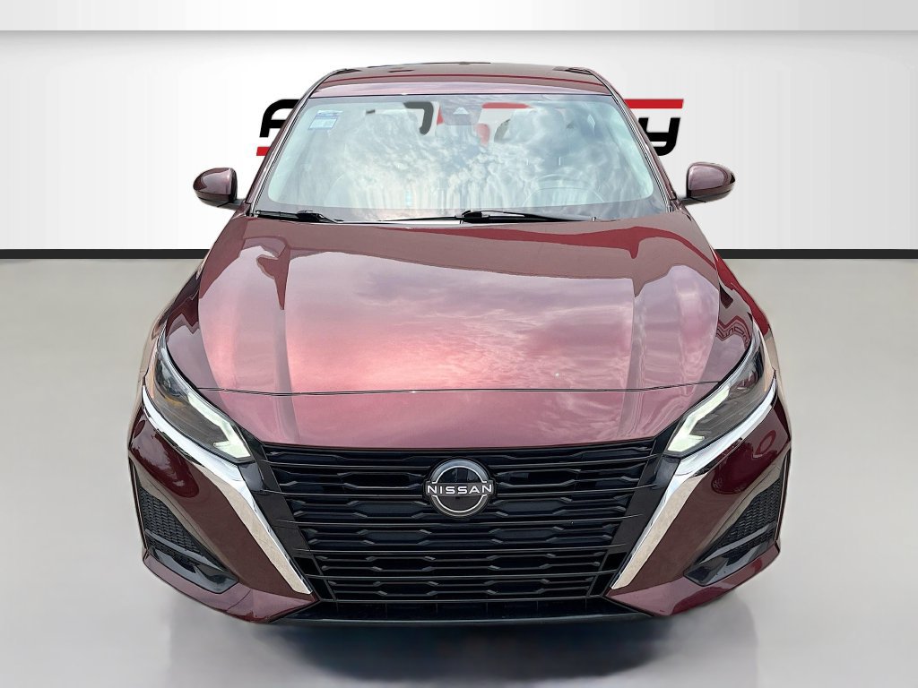 Used 2023 Nissan Altima 2.5 SV AWD/4WD image 2