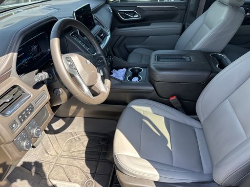 Certified 2024 Chevrolet Tahoe Z71 w/ Luxury Package AWD/4WD image 11