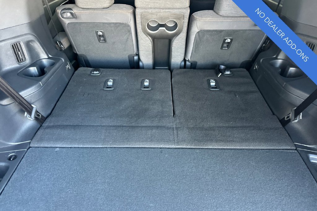 Used 2025 Honda Pilot Sport image 16