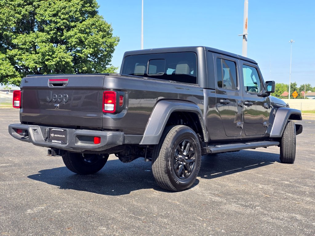 Used 2023 Jeep Gladiator Sport AWD/4WD image 14