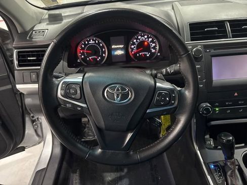 Used 2017 Toyota Camry SE w/ Four Season Floor Mat Package image 18