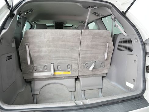 Used 2010 Toyota Sienna XLE Limited image 34