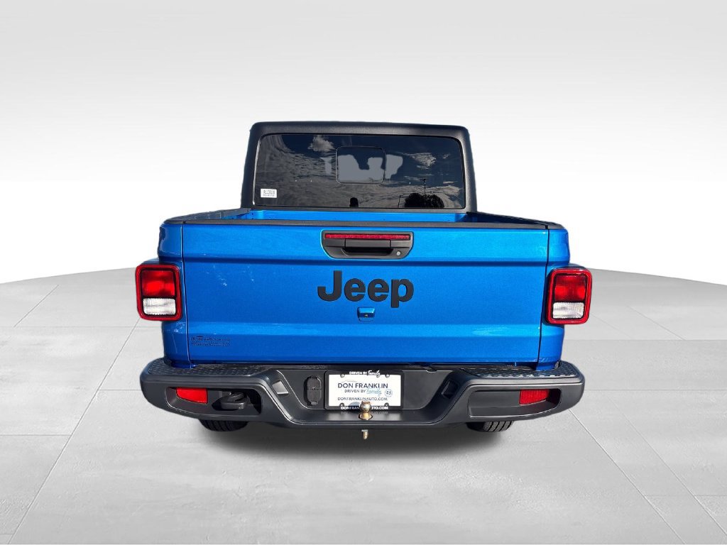 Used 2024 Jeep Gladiator Sport AWD/4WD image 4