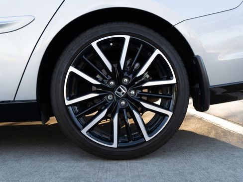 Used 2023 Honda Accord Touring image 15