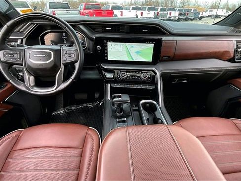 Used 2024 GMC Sierra 1500 Denali Ultimate image 8
