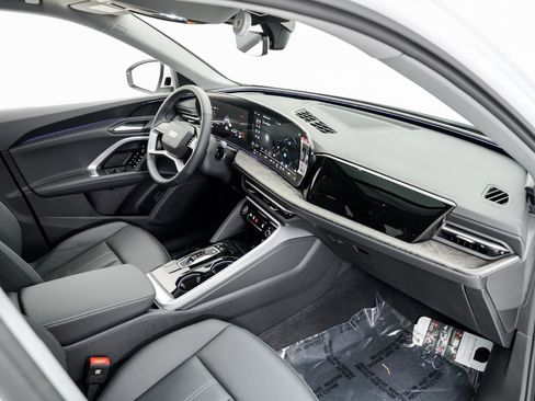 New 2025 Audi Q5 Premium image 21