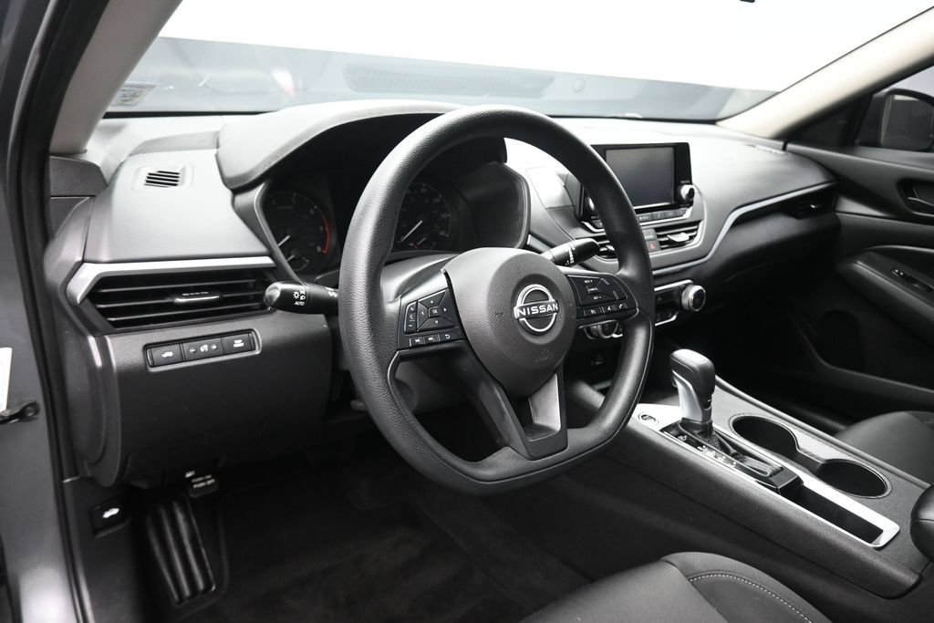 Used 2024 Nissan Altima 2.5 S FWD image 13