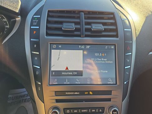 Used 2020 Lincoln MKZ Reserve image 25