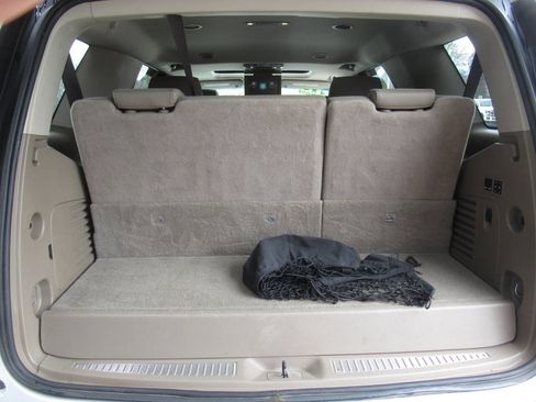 Used 2018 Chevrolet Tahoe Premier AWD/4WD image 15