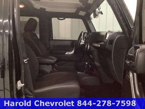 Used 2016 Jeep Wrangler Unlimited Sahara w/ Dual Top Group image 11