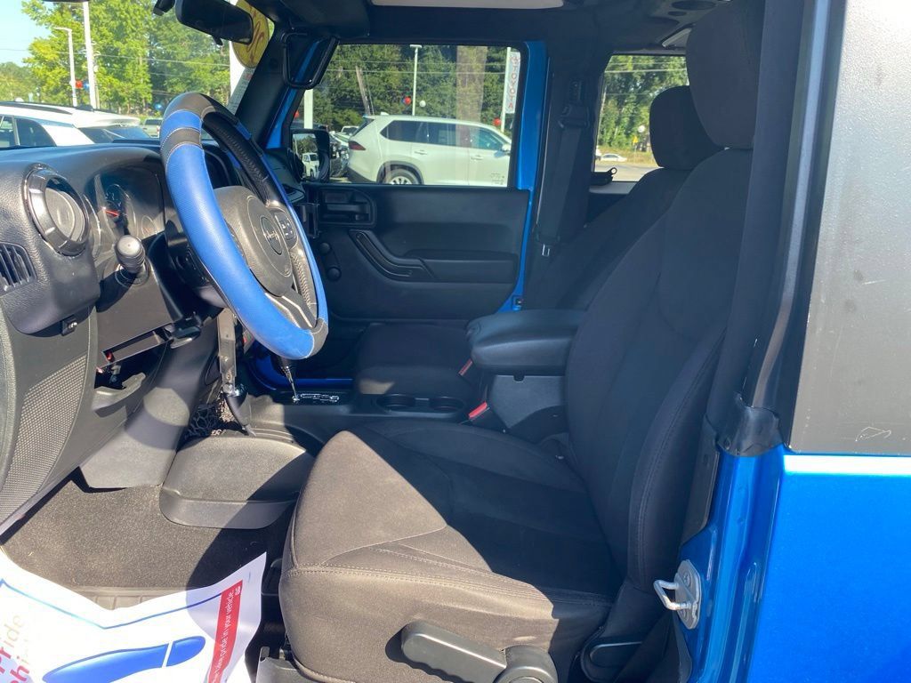 Used 2015 Jeep Wrangler Sport AWD/4WD image 6