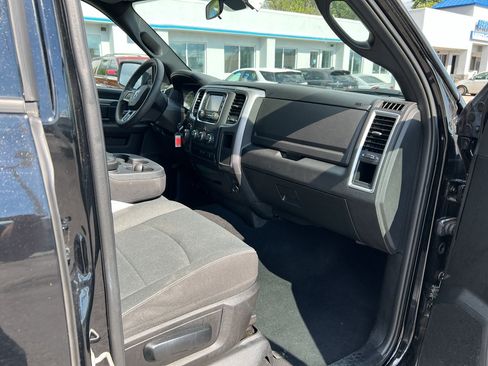 Used 2024 RAM 1500 Warlock AWD/4WD image 12