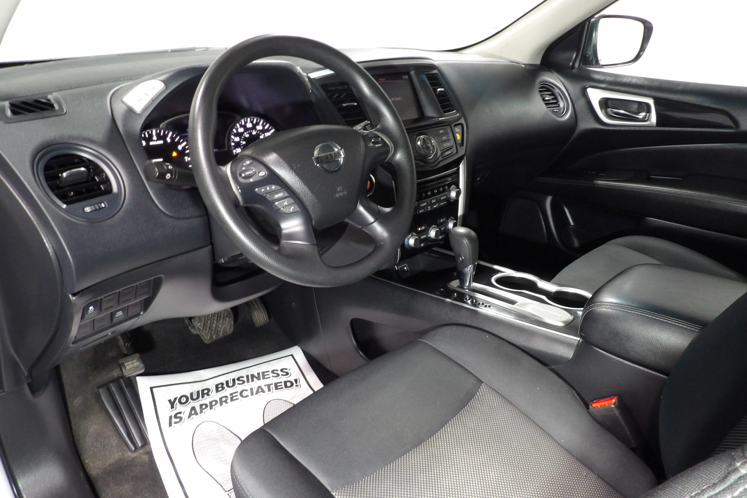 Used 2020 Nissan Pathfinder S FWD image 11
