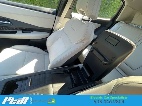 Used 2023 Nissan Ariya FWD image 29