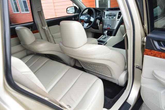 Used 2010 Subaru Outback 2.5i Limited AWD/4WD image 47
