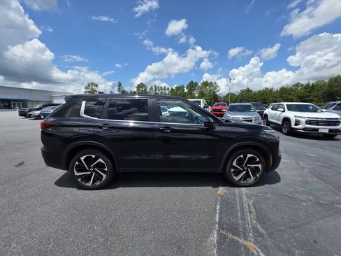 Used 2024 Mitsubishi Outlander SE FWD image 3