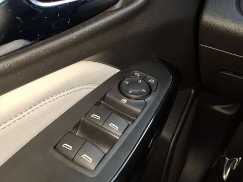 Used 2024 Chevrolet Trax LT image 23