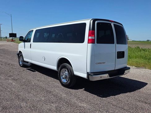 Used 2020 Chevrolet Express 3500 LT w/ LT Preferred Equipment Group RWD image 9