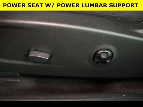 Used 2016 Dodge Challenger R/T image 9