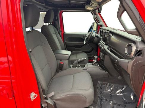 Used 2023 Jeep Wrangler Unlimited w/ Cold Weather Group image 11