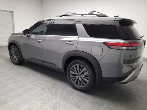 Used 2022 Nissan Pathfinder SL w/ SL Premium Package FWD image 3