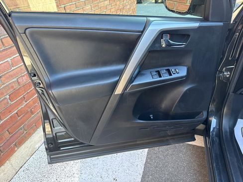 Used 2017 Toyota RAV4 XLE image 32