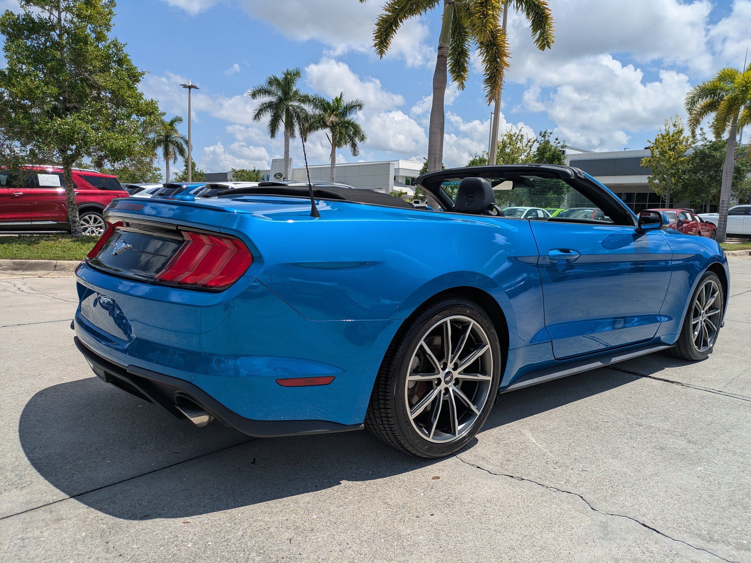 Used 2019 Ford Mustang Premium w/ Equipment Group 201A RWD image 4