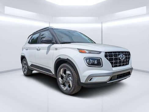 New 2025 Hyundai Venue Limited FWD image 1