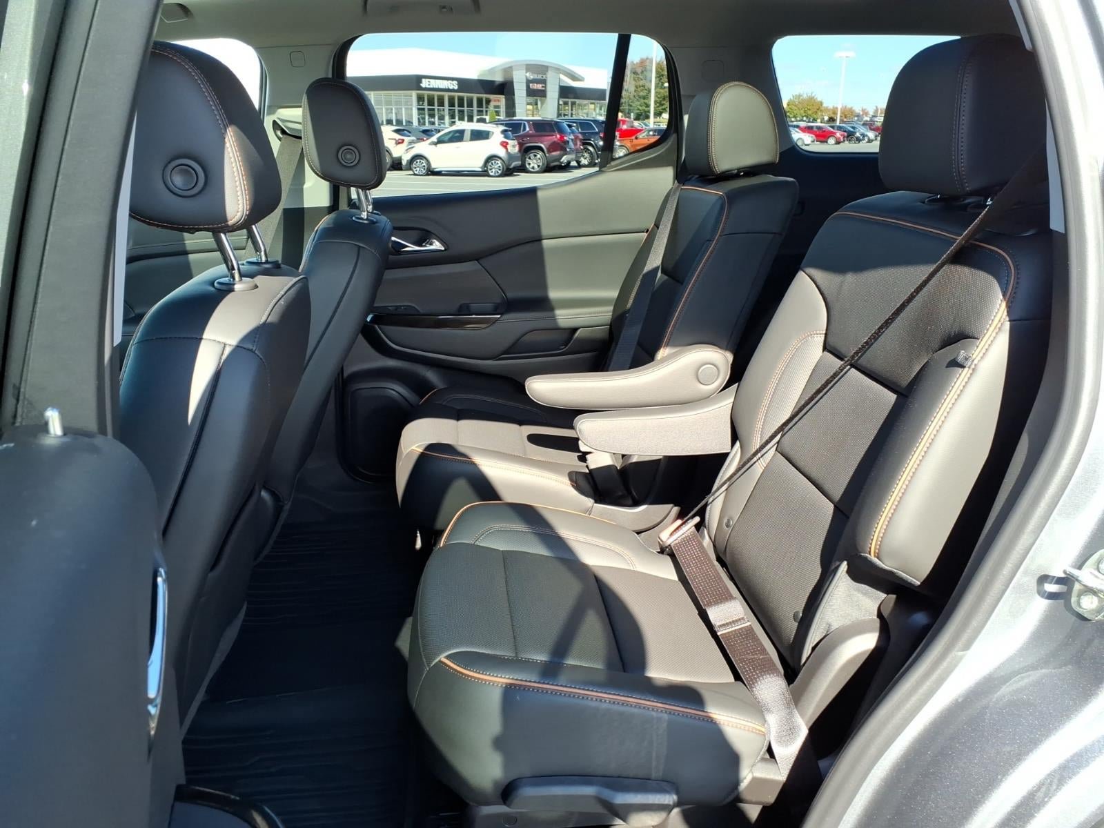 Certified 2022 GMC Acadia AT4 w/ Technology Package AWD/4WD image 17