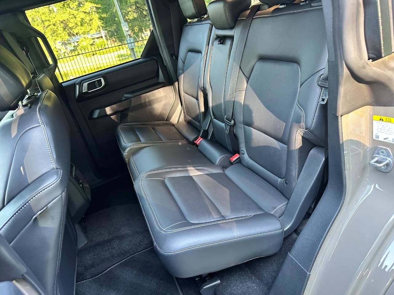 Used 2025 Ford Bronco Outer Banks AWD/4WD image 15