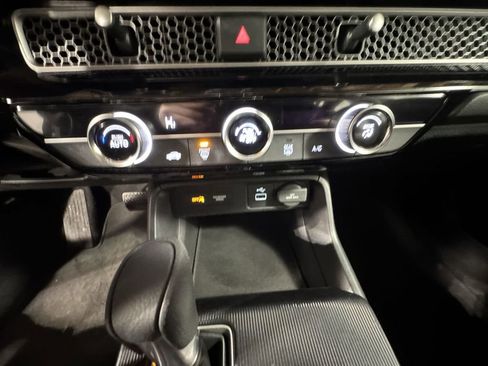 Certified 2022 Honda Civic LX image 25