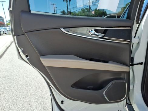 Certified 2022 Lincoln Nautilus Reserve AWD/4WD image 12
