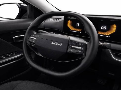 Used 2025 Kia K4 FWD image 10