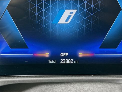 Used 2024 BMW i4 eDrive40 image 18