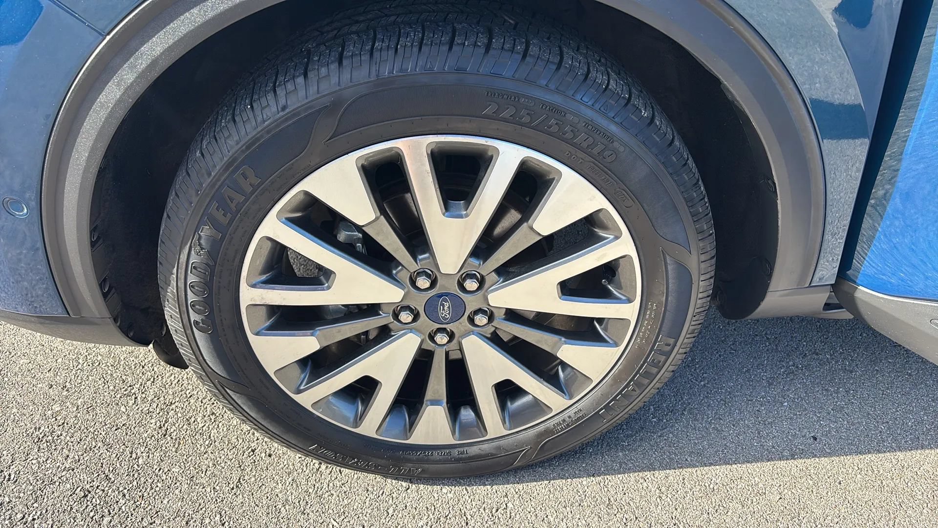 Used 2020 Ford Escape Titanium AWD/4WD image 44