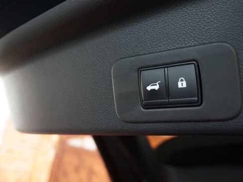 Certified 2025 Nissan Murano SL AWD/4WD image 47
