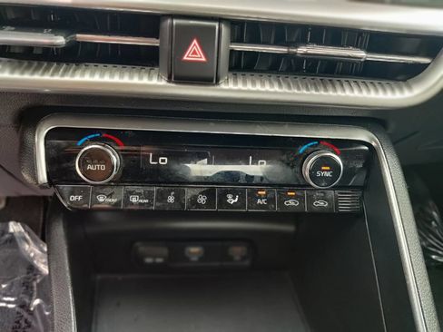Used 2021 Kia K5 LX FWD image 16
