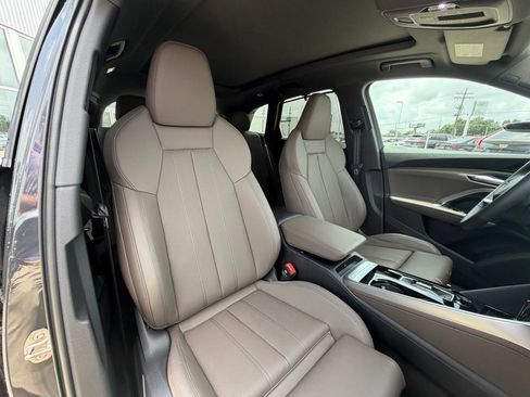 Used 2025 Audi Q5 Premium Plus w/ Premium Plus AWD/4WD image 32