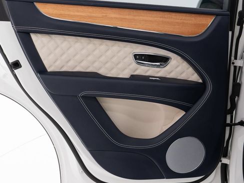 Certified 2023 Bentley Bentayga AWD/4WD image 22