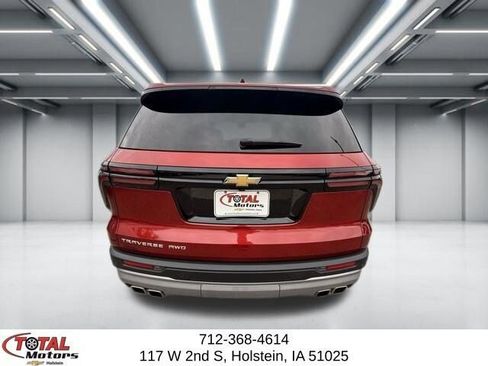 Used 2025 Chevrolet Traverse LT AWD/4WD image 7