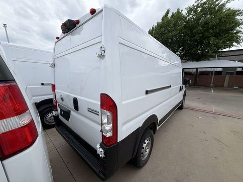 Used 2023 RAM ProMaster 2500 FWD image 3