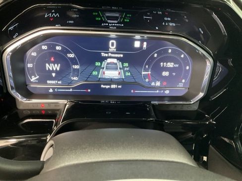 Used 2022 GMC Sierra 1500 SLT w/ SLT Premium Plus Package image 10