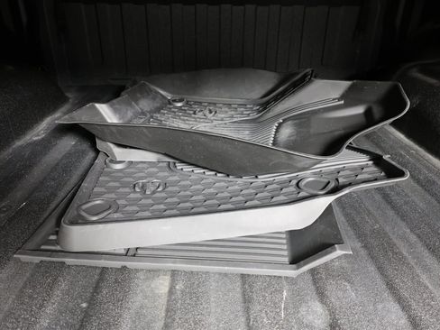 Used 2025 RAM 1500 Big Horn image 32