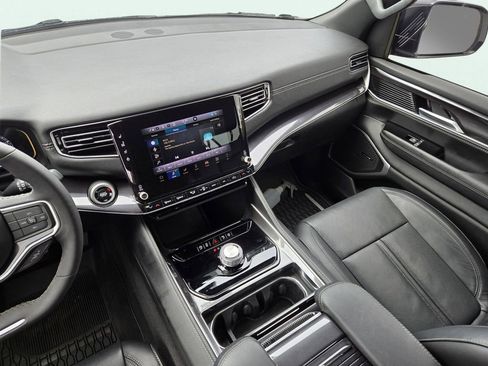 Used 2024 Jeep Wagoneer 2WD w/ Premium Group I image 23