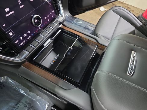 New 2026 GMC Yukon Denali w/ Denali Reserve Package image 24