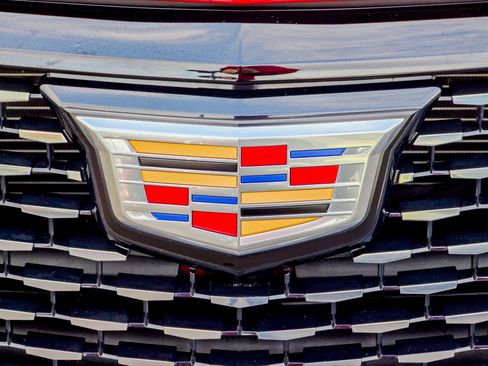 Used 2025 Cadillac CT4 Luxury image 3