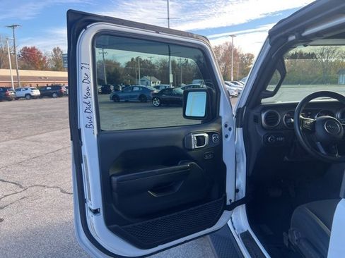 Used 2021 Jeep Wrangler Sport S image 22